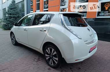 Хетчбек Nissan Leaf 2015 в Рівному