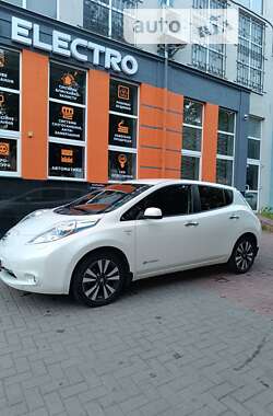 Хетчбек Nissan Leaf 2015 в Рівному