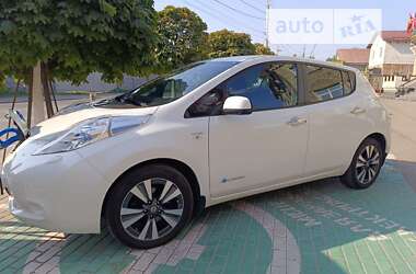 Хэтчбек Nissan Leaf 2016 в Ровно