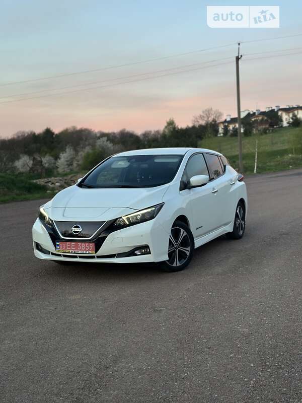 Хетчбек Nissan Leaf 2019 в Долині