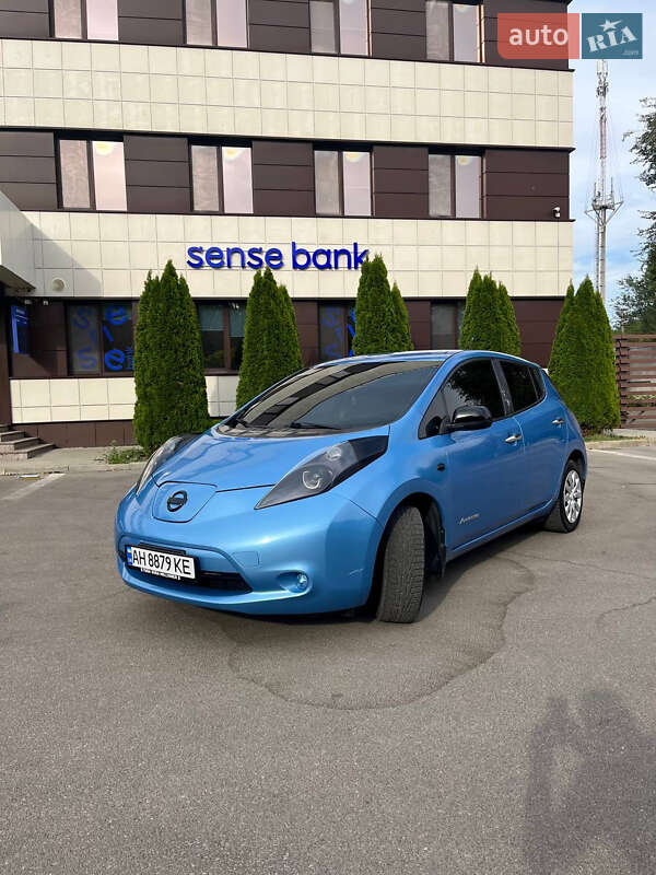 Хэтчбек Nissan Leaf 2013 в Днепре