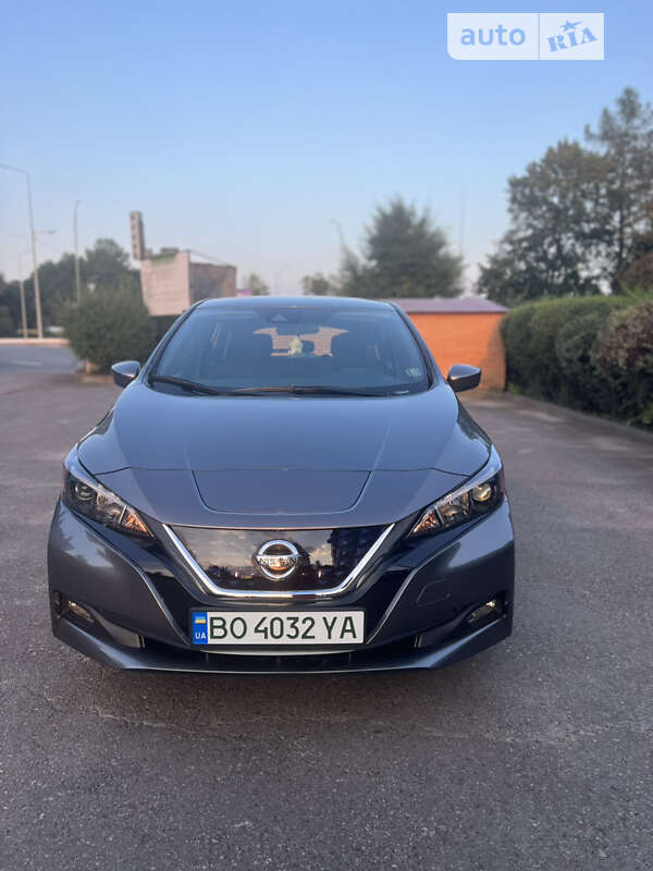 Хэтчбек Nissan Leaf 2022 в Тернополе