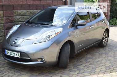 Хэтчбек Nissan Leaf 2014 в Ровно