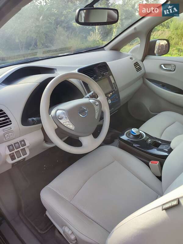 Хетчбек Nissan Leaf 2012 в Житомирі