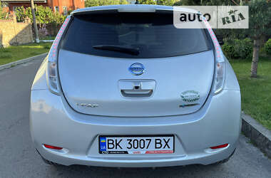 Хетчбек Nissan Leaf 2015 в Рівному