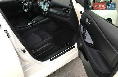 Хэтчбек Nissan Leaf 2019 в 