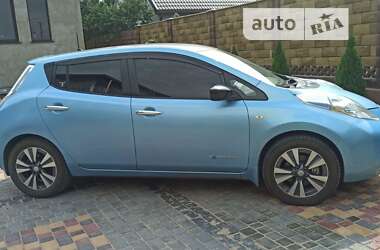 Хэтчбек Nissan Leaf 2016 в 
