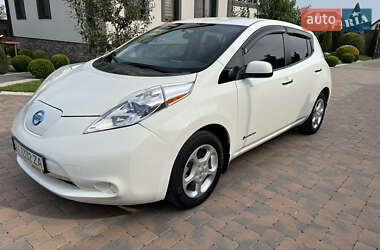 Хэтчбек Nissan Leaf 2017 в 