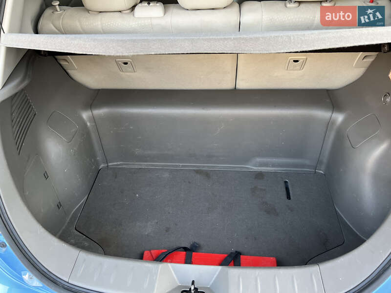 Хэтчбек Nissan Leaf 2011 в Тернополе