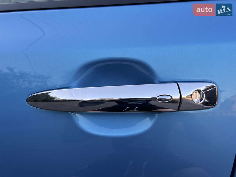 Хэтчбек Nissan Leaf 2011 в Тернополе