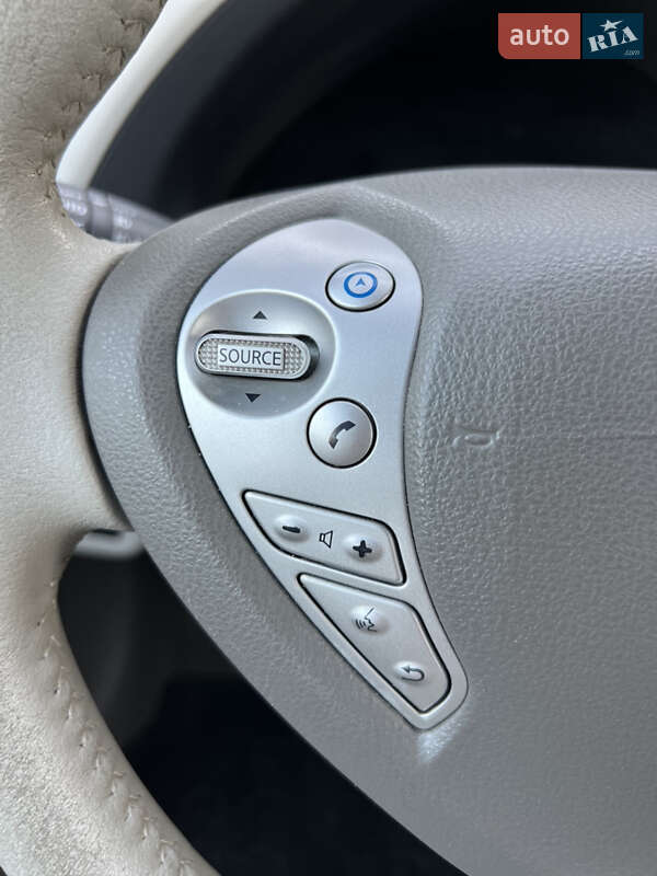 Хэтчбек Nissan Leaf 2011 в Тернополе