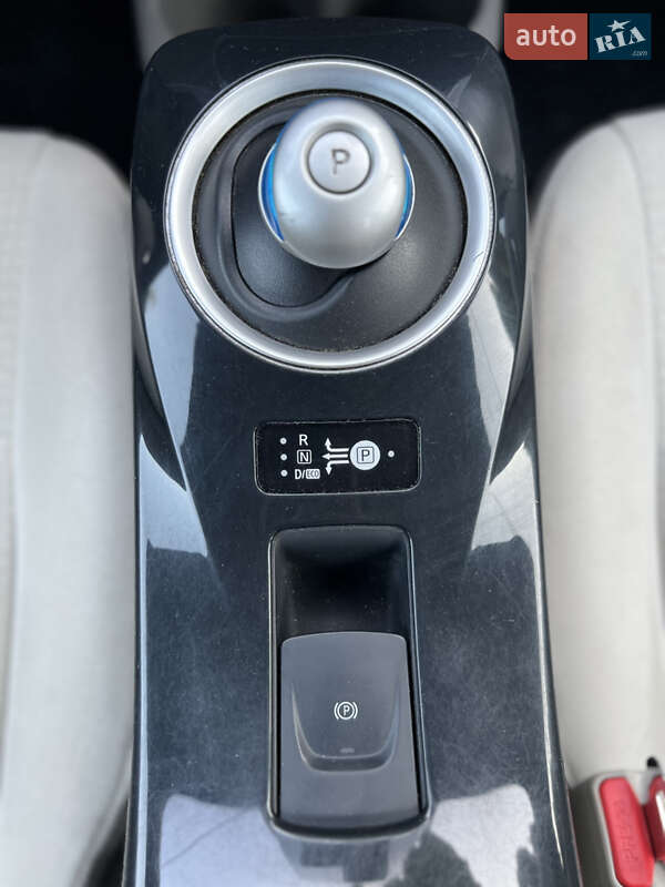 Хэтчбек Nissan Leaf 2011 в Тернополе
