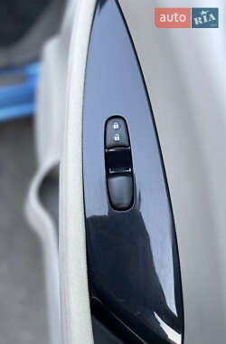 Хэтчбек Nissan Leaf 2011 в Тернополе