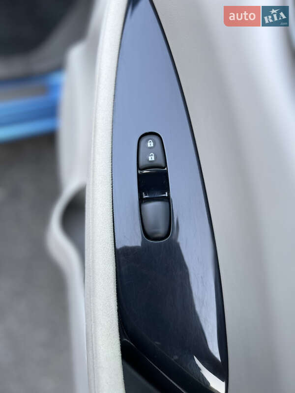 Хэтчбек Nissan Leaf 2011 в Тернополе