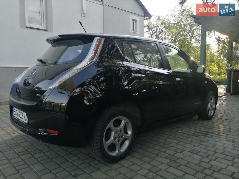 Хэтчбек Nissan Leaf 2012 в Львове