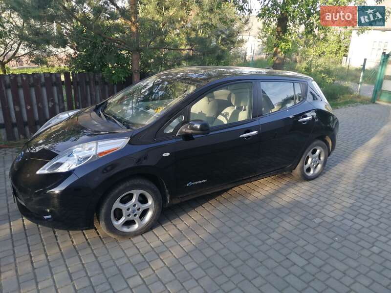 Хэтчбек Nissan Leaf 2012 в Львове