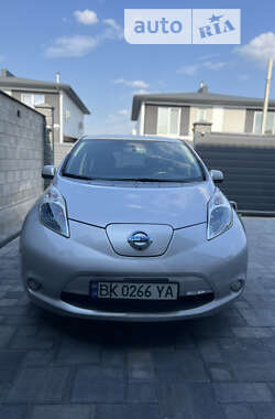 Хэтчбек Nissan Leaf 2014 в Ровно