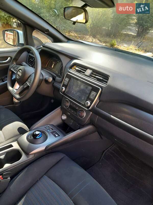 Хетчбек Nissan Leaf 2022 в Черкасах