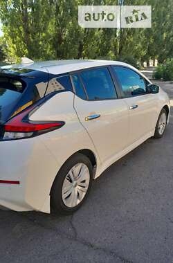 Хетчбек Nissan Leaf 2022 в Черкасах