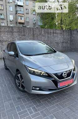 Хэтчбек Nissan Leaf 2018 в Днепре