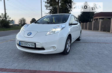 Хэтчбек Nissan Leaf 2012 в Староконстантинове