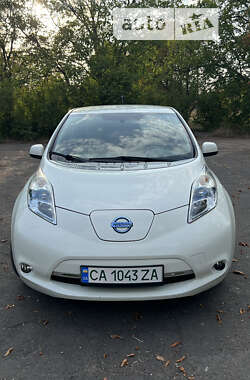 Хэтчбек Nissan Leaf 2011 в Новоукраинке