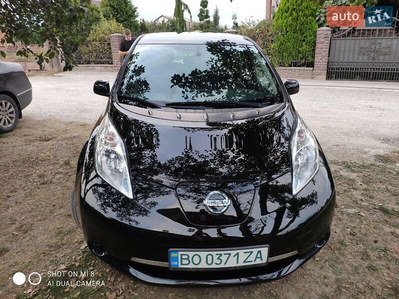 Хэтчбек Nissan Leaf 2016 в Тернополе