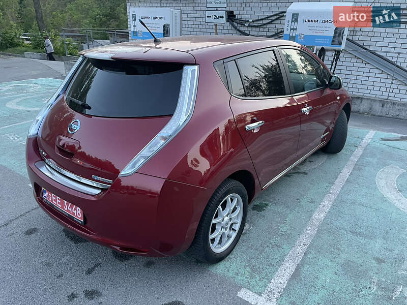 Хэтчбек Nissan Leaf 2014 в Магдалиновке