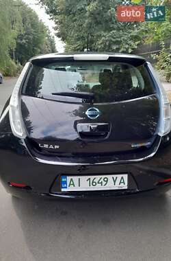 Хэтчбек Nissan Leaf 2015 в 