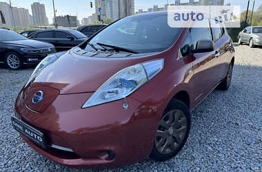 Хэтчбек Nissan Leaf 2015 в Киеве