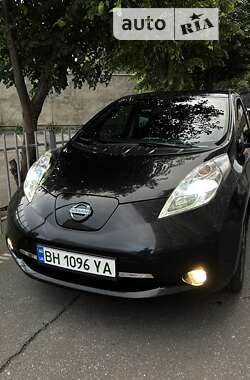 Хэтчбек Nissan Leaf 2013 в Одессе