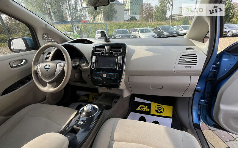 Хэтчбек Nissan Leaf 2012 в Стрые