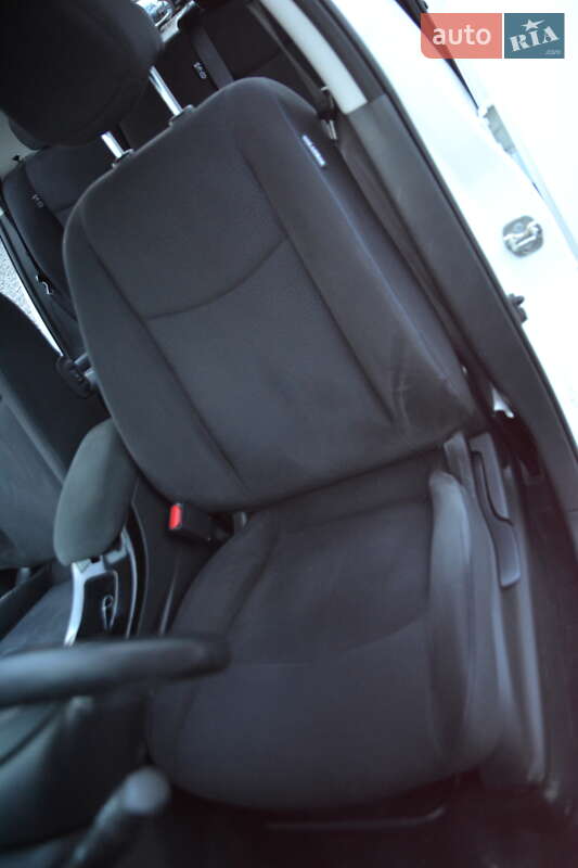 Хэтчбек Nissan Leaf 2013 в Луцке фото 24 Хэтчбек Nissan Leaf 2013 в Луцке