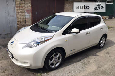 Хэтчбек Nissan Leaf 2013 в Киеве