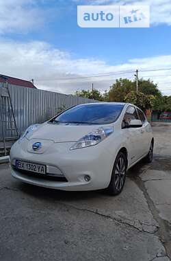 Хетчбек Nissan Leaf 2013 в Кам'янець-Подільському