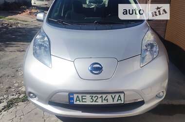 Хетчбек Nissan Leaf 2014 в Дніпрі