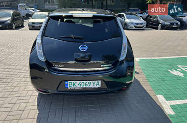 Хэтчбек Nissan Leaf 2013 в Ровно