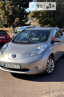 Хэтчбек Nissan Leaf 2015 в Чернигове