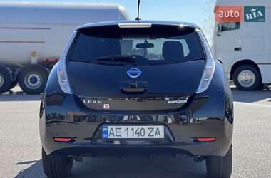 Хэтчбек Nissan Leaf 2013 в 