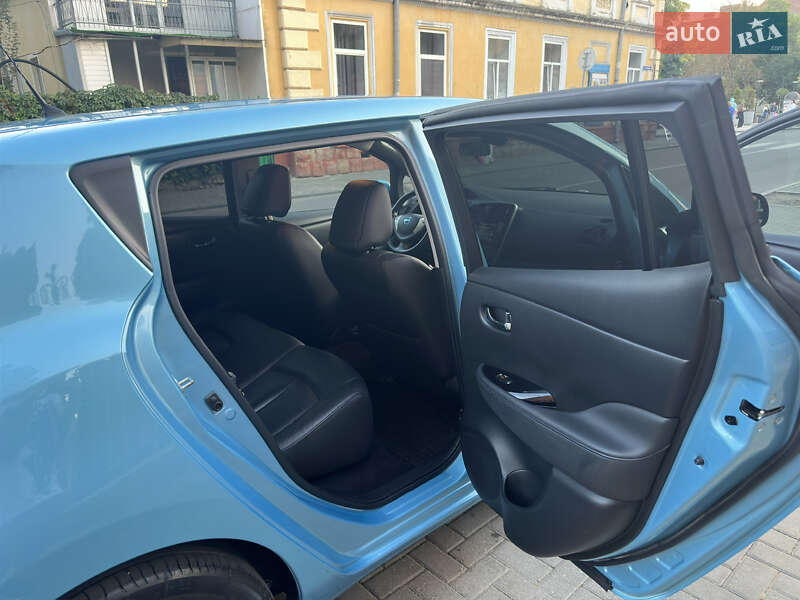 Хетчбек Nissan Leaf 2016 в Чернівцях