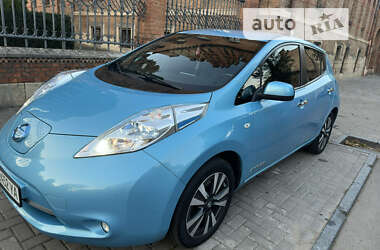 Хетчбек Nissan Leaf 2016 в Чернівцях