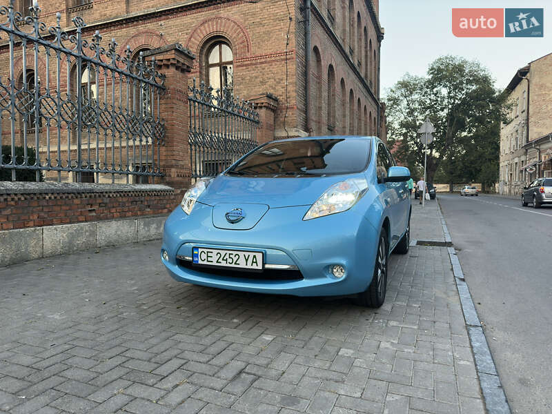 Хетчбек Nissan Leaf 2016 в Чернівцях