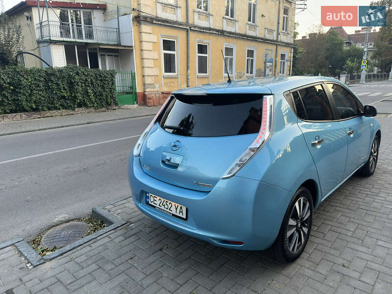 Хетчбек Nissan Leaf 2016 в Чернівцях