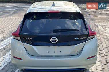 Хэтчбек Nissan Leaf 2018 в 