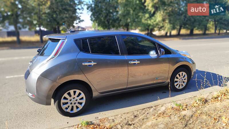 Хэтчбек Nissan Leaf 2014 в Сумах