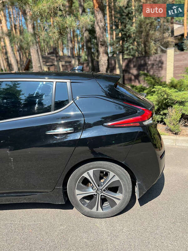 Хэтчбек Nissan Leaf 2020 в Днепре