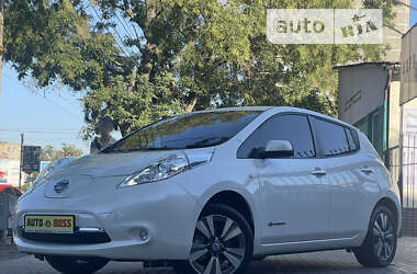 Хэтчбек Nissan Leaf 2014 в Николаеве