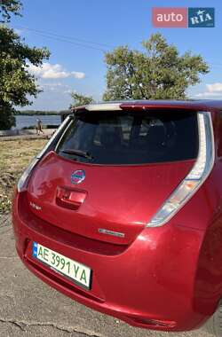 Хэтчбек Nissan Leaf 2013 в Каменском