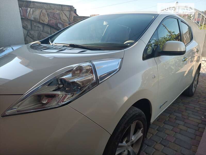 Хэтчбек Nissan Leaf 2012 в Тернополе