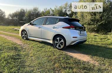 Хетчбек Nissan Leaf 2018 в Хмельницькому